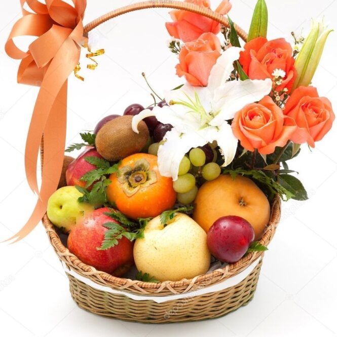 Корзина "Праздничная" с цветами и фруктами №1